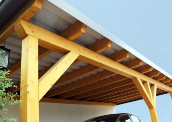 Carport kaufen: Bausatz oder bauen lassen? Das Für und Wider