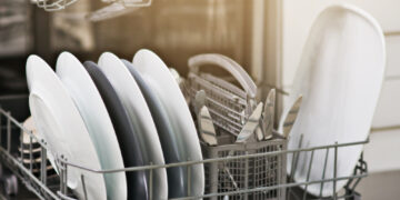 Was darf (nicht) in die Spülmaschine? Eine Übersicht über Geschirrtypen